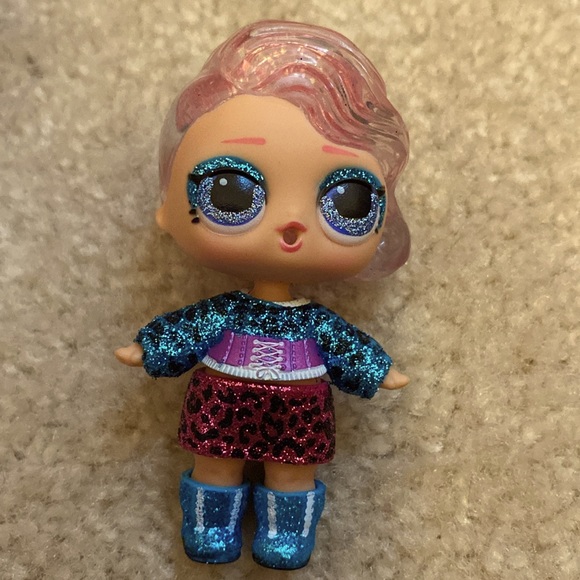 *Brand New* L.O.L Surprise Glitter Globe Doll - Snow Leopard only ever unboxed!! - Picture 11 of 14